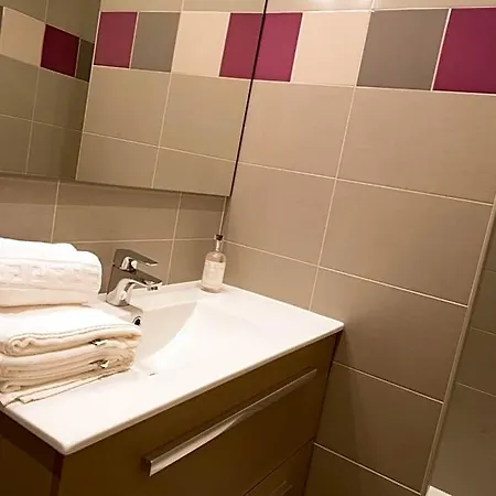 Le Relais Des Dames 3* Neuville-sur-Saone